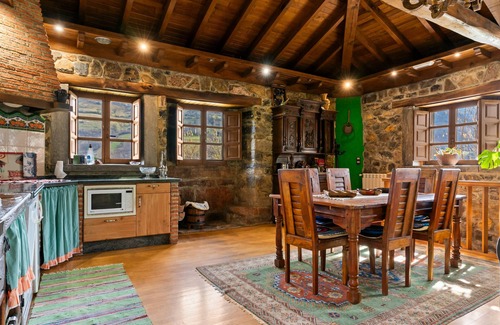 Santo Adriano Casa | Country House 'La Casa De La Torre' with Mountain View, Private Terrace and Wi-Fi