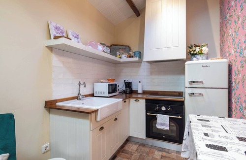 Catasol Casa | Casa rural 'La Caseta De Laura' con jardín compartido y Wi-Fi