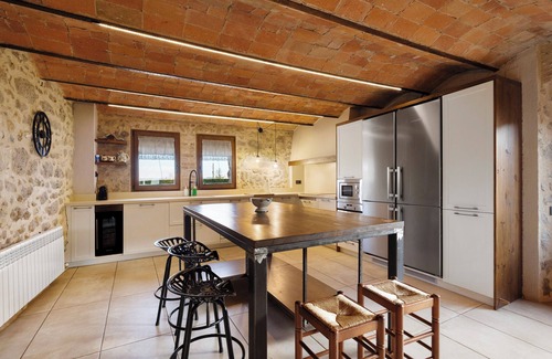Berga Casa | Casa rural 'La Creu De La Pinya' con vistas a la montaña, Wi-Fi y aire acondicionado