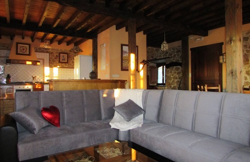 Pruneda Casa | Casa Rural 'La Espinera' con Vista a la Montaña, Terraza Privada y Wi-Fi