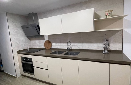 Guaro Casa | Casa rural 'La Morena' con vistas a la montaña, Wi-Fi y aire acondicionado