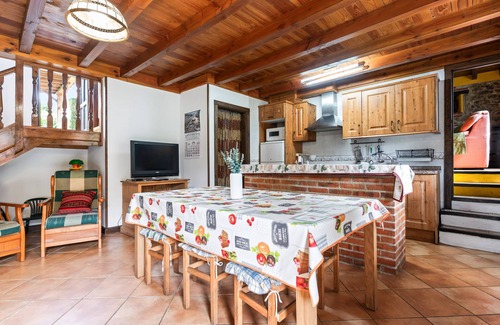 Cueli Casa | Country House 'La Nozal' with Mountain View, Private Pool and Wi-Fi