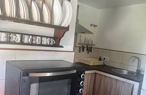 Villamartin Casa | Casa Rural 'La Zua' con Piscina Privada, Wi-Fi y Aire Acondicionado