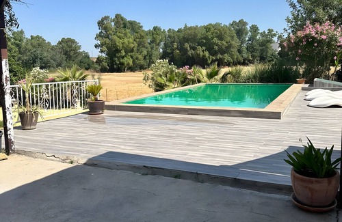 Villamartin Casa | Casa Rural 'La Zua' con Piscina Privada, Wi-Fi y Aire Acondicionado