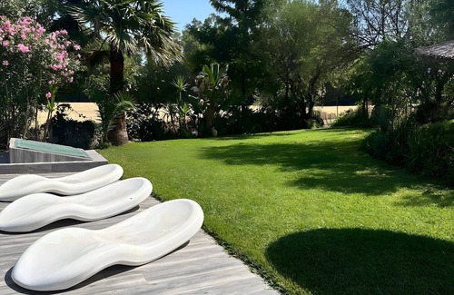 Villamartin Casa | Casa Rural 'La Zua' con Piscina Privada, Wi-Fi y Aire Acondicionado