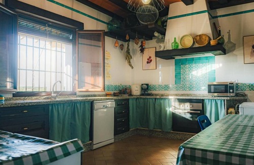 Beas Casa | Casa rural 'Las Alberquillas' con terraza privada, Wi-Fi y aire acondicionado