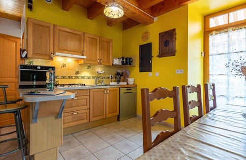 Vals-les-Bains Casa | Casa rural 'Le Bacci' con vistas a la montaña, jardín privado y Wi-Fi