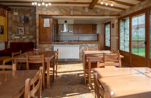 Asparrena Casa | Casa rural 'Legaire Etxea' con vistas a la montaña, jardín privado y Wi-Fi