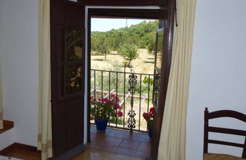 Fuenteheridos Casa | Casa rural 'Los Cascos' con vistas a la montaña, piscina compartida y aire acondicionado