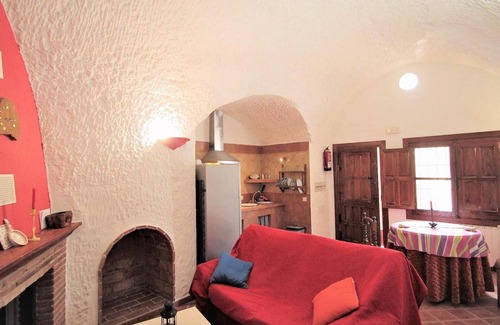 Benalúa de Guadix Casa | Casa rural 'Los Cerezos' con piscina compartida, Wi-Fi y aire acondicionado