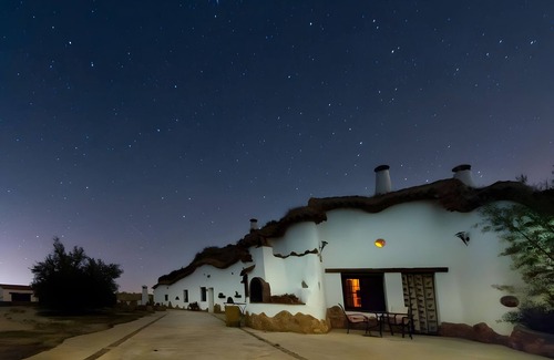 Benalúa de Guadix Casa | Casa rural 'Los Cerezos' con piscina compartida, Wi-Fi y aire acondicionado