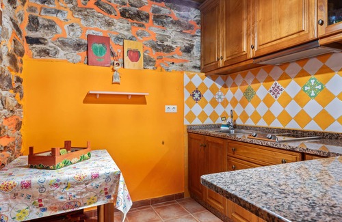 Vilaframil Casa | Casa rural 'Loureiro' con vistas a la montaña, terraza compartida y Wi-Fi