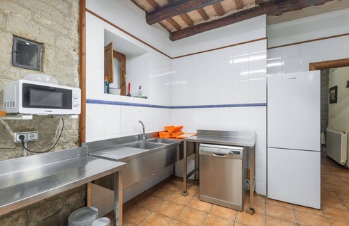 Centelles Casa | Casa rural 'Mas Vinyoles' con vistas a la montaña, piscina privada y Wi-Fi