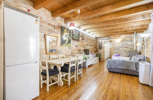 Oden Villa | Casa rural 'Moli' con vistas al lago, Wi-Fi y aire acondicionado