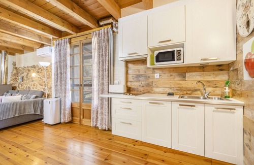 Oden Villa | Casa rural 'Moli' con vistas al lago, Wi-Fi y aire acondicionado