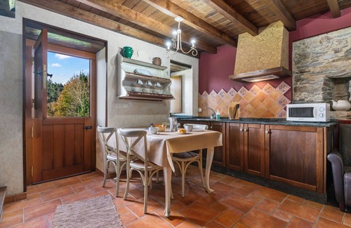 Ortigueira Casa | Casa rural 'Morouzos' con terraza compartida, jardín compartido y Wi-Fi