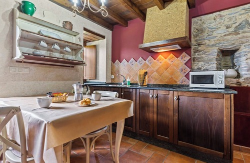 Ortigueira Casa | Casa rural 'Morouzos' con terraza compartida, jardín compartido y Wi-Fi