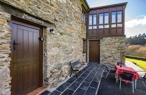 Ortigueira Casa | Casa rural 'Morouzos' con terraza compartida, jardín compartido y Wi-Fi