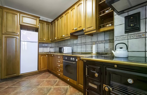 Errazu Casa | Casa rural 'Oiaraberri' con jardín privado y Wi-Fi