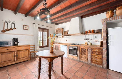 Colmenar Casa | Casa rural 'Piedras Blancas' con vistas a la montaña, piscina privada y Wi-Fi