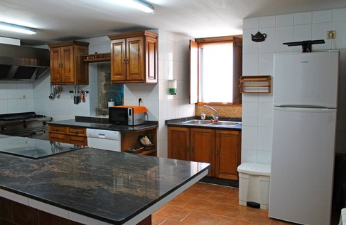 Chantada Casa | Casa rural 'Portomeñe' con vistas a la montaña, jardín privado y Wi-Fi