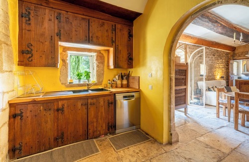 Bonnieux Villa | Casa rural 'Prieuré Saint Symphorien' con piscina privada, terraza privada y Wi-Fi