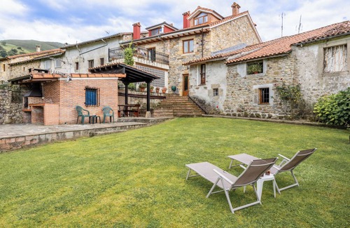 Barrio de Camino Casa | Casa rural 'Quintanal De Villacarriedo' con vistas a la montaña, terraza privada y Wi-Fi