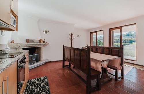 Amares Villa | Casa rural 'Quinta Das Regadas' con vistas a la montaña, piscina privada y Wi-Fi