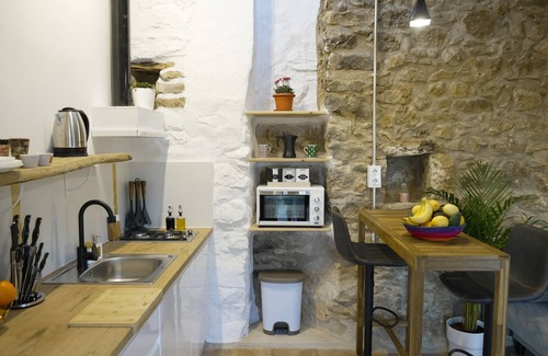 La Serra d'En Galceran Casa | Country House 'Sanco' with Mountain View, Private Terrace and Wi-Fi