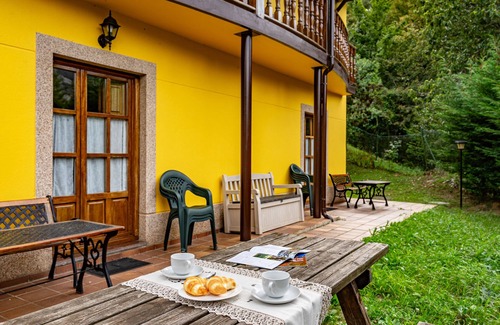 Barzana Casa | Casa rural 'Socastillo A' con vistas a la montaña, terraza privada y jardín privado