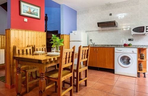 Barzana Casa | Casa rural 'Socastillo C' con vistas a la montaña, terraza privada y jardín privado
