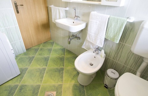 Bizeljsko Casa | Country House Srček with Two Bedrooms and Vineyard View