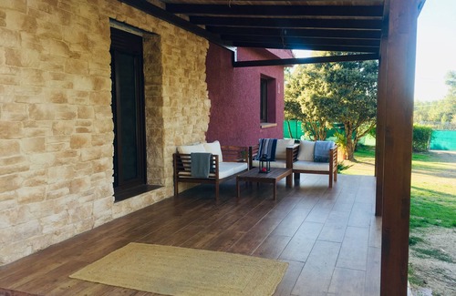 Marugan Casa | Casa de Campo Rodeada de Árboles
