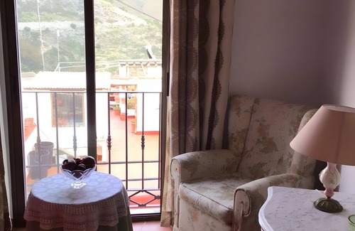 Rubite Casa | Casa rural 'Tía Lola' con vistas a la montaña, Wi-Fi y aire acondicionado