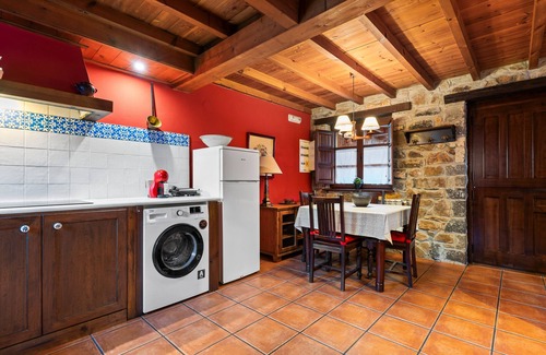 Ricabo Casa | Casa rural 'Valle De Bueida' con vistas a la montaña y jardín privado