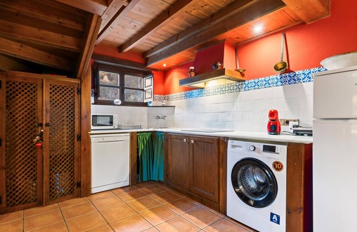 Ricabo Casa | Casa rural 'Valle De Bueida' con vistas a la montaña y jardín privado