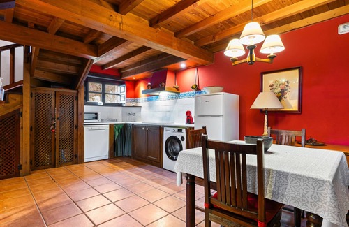 Ricabo Casa | Casa rural 'Valle De Bueida' con vistas a la montaña y jardín privado