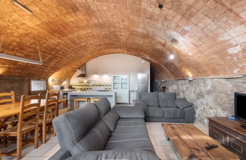 Olvan Casa | Casa rural 'Volta De Ferreres' con vistas a la montaña, piscina compartida y Wi-Fi