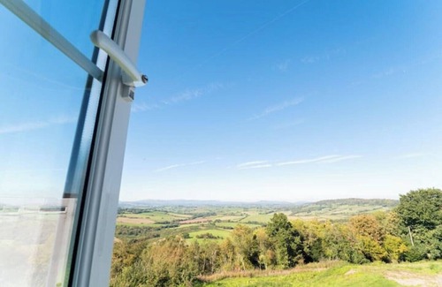 Chepstow Casa | Country House with Amazing Views, Hot Tub, Sleeps 14