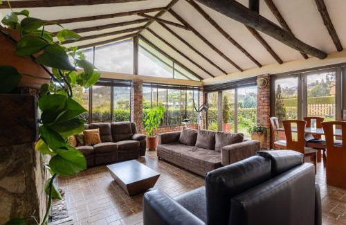 Ubate Casa | Country house with fireplace and mountain view