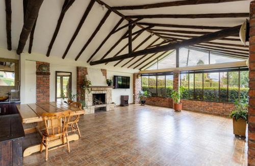 Ubate Casa | Country house with fireplace and mountain view