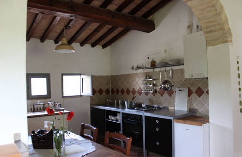 Montone Apartamento | Casa de campo con gran piscina y restaurante privado en el corazón verde de Italia