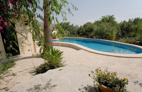 Alcudia Cabaña | Casa de campo con piscina en la montaña a las afueras de Alcudia