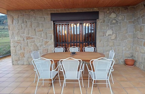 Avia Casa | Casa de campo con piscina y jardín a 1h de Barcelona. Inauguración Diciembre 24.