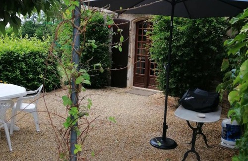 Thenon Cabaña | Casa rural con piscina, se aceptan mascotas, Wi-Fi, aparcamiento, chimenea