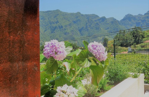 Sao Vicente Cabaña | Casa de campo con terraza, huerto y espléndidas vistas a las montañas.