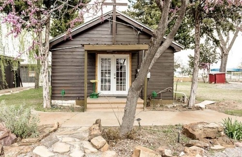 Central Oklahoma City Cabina | Country in the City