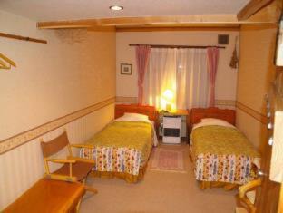 Niseko Cama Y Desayuno | Country Inn Milky House