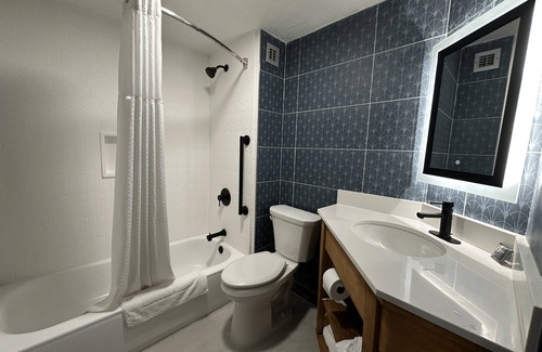 Canton Hotel | Country Inn & Suites by Radisson, Canton near Hall of Fame