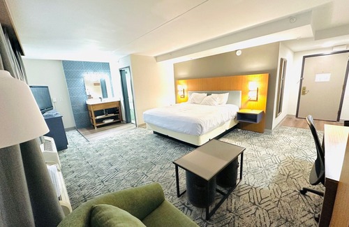 Canton Hotel | Country Inn & Suites by Radisson, Canton near Hall of Fame
